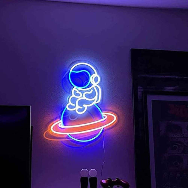 Astronaut Planet LED Neon Sign - Ztylist